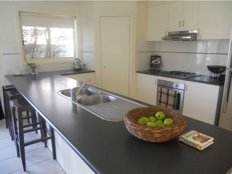 78 Lake Garden Avenue, Lake Gardens VIC 3355