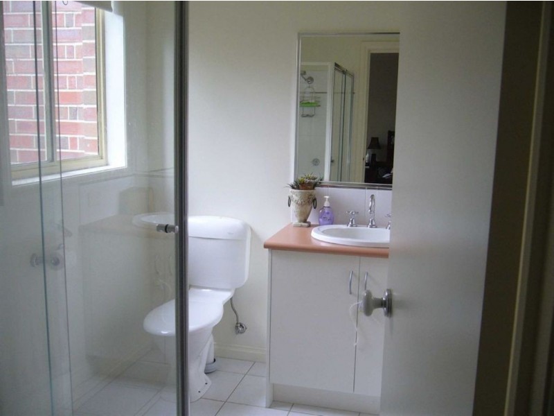 78 Lake Garden Avenue, Lake Gardens VIC 3355