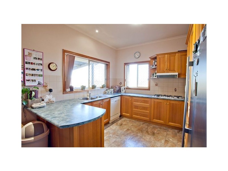 7 Bankin Street, Learmonth VIC 3352