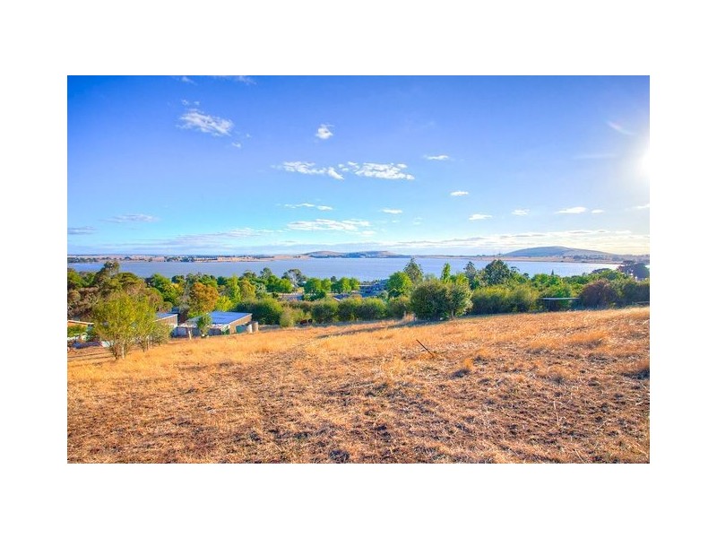 7 Bankin Street, Learmonth VIC 3352