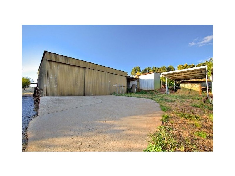 7 Bankin Street, Learmonth VIC 3352