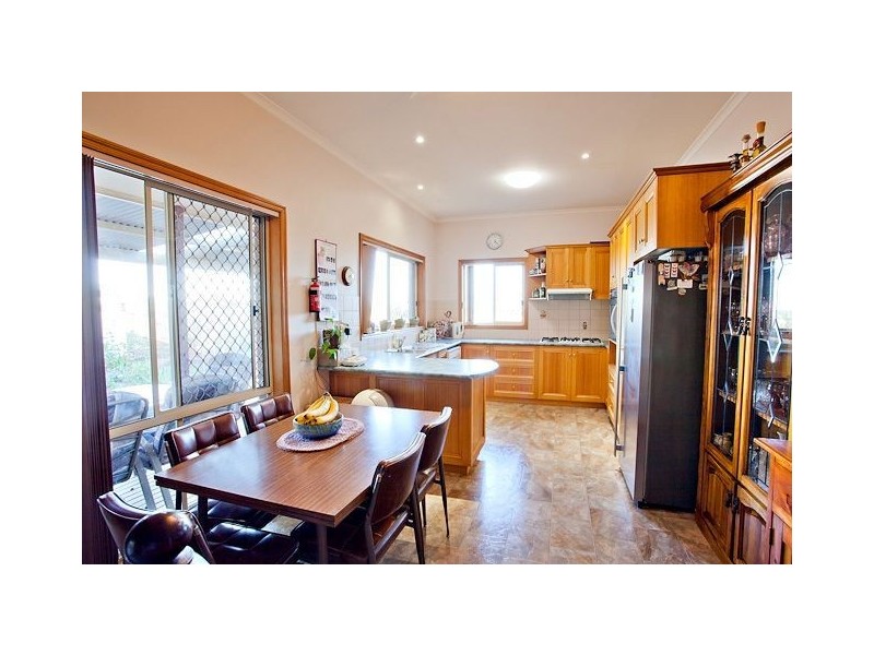 7 Bankin Street, Learmonth VIC 3352