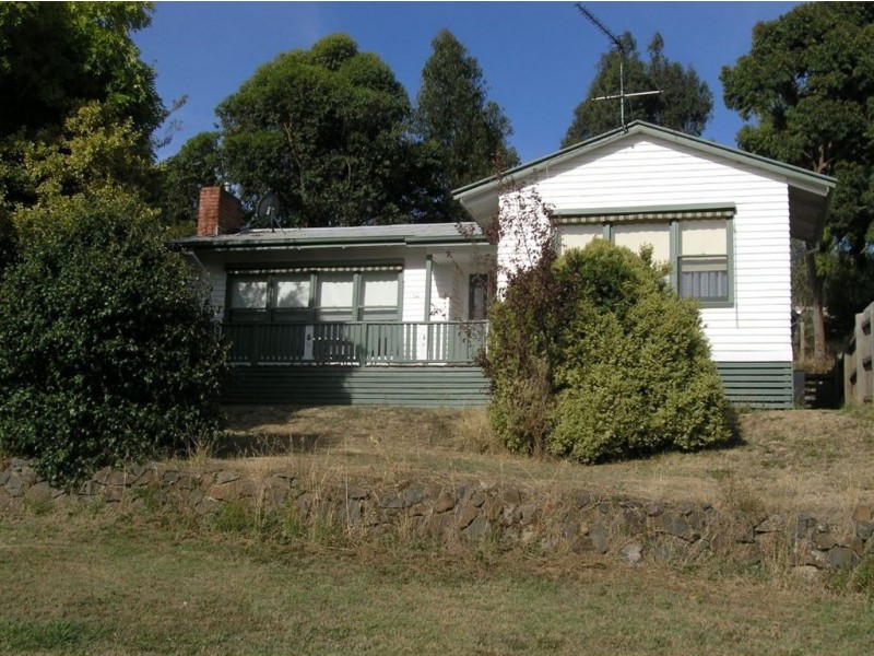 12 Moore Street, Creswick North VIC 3363