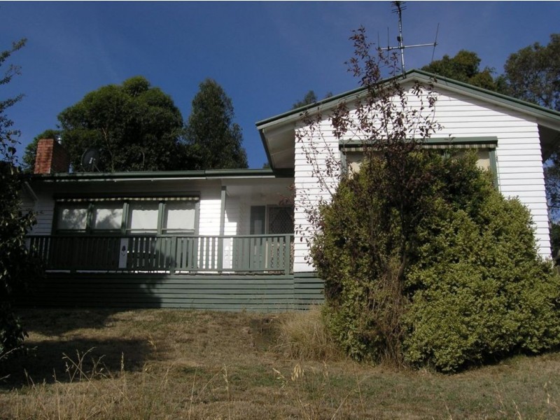 12 Moore Street, Creswick North VIC 3363