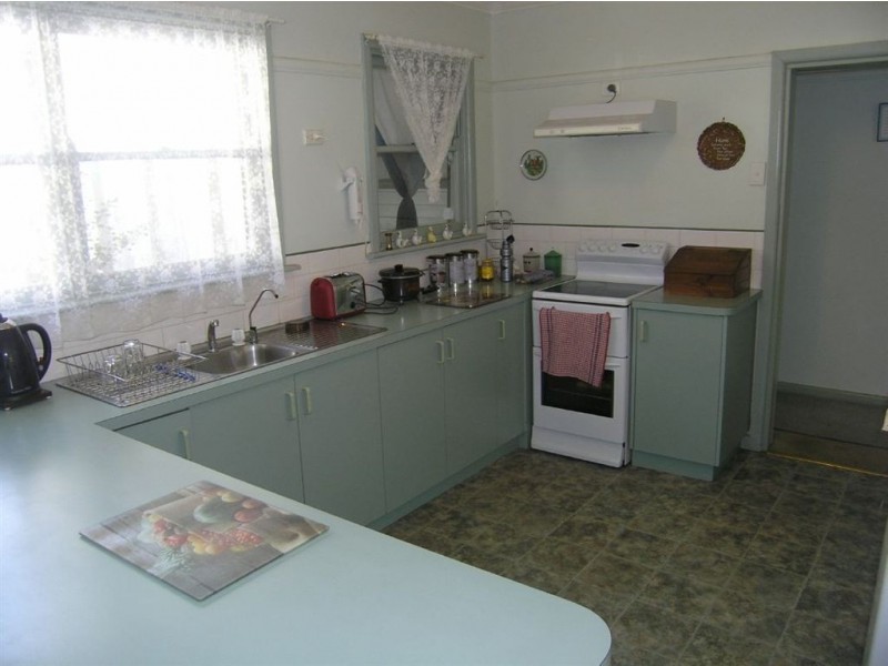 12 Moore Street, Creswick North VIC 3363