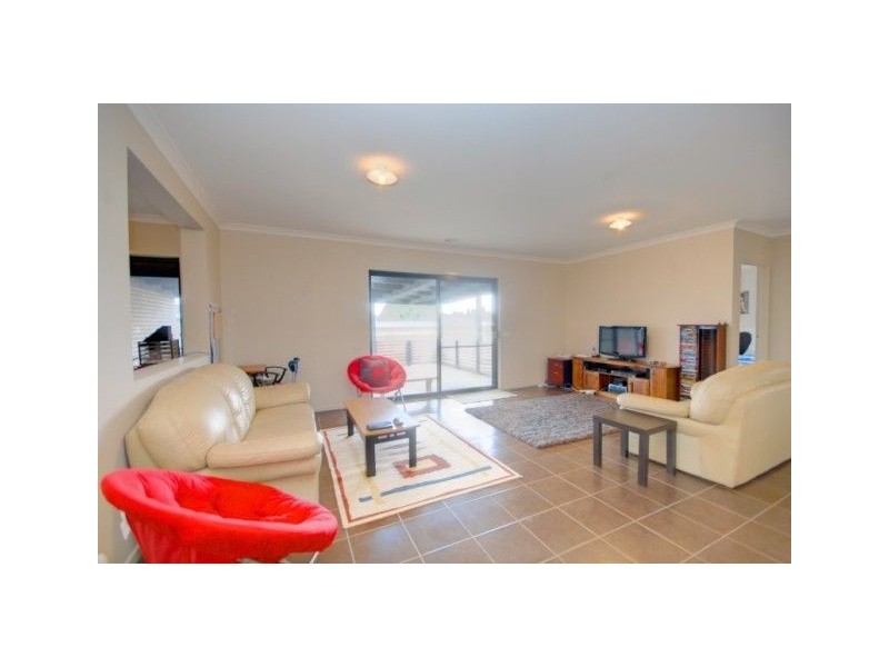 2 Citadel Court, Miners Rest VIC 3352