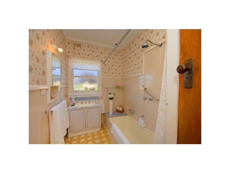 19 Sayle Street, Sebastopol VIC 3356