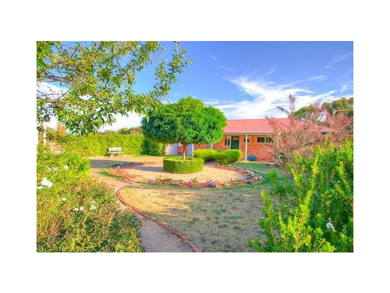 110 Wilsons Road, Haddon VIC 3351
