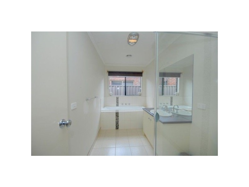 6 Parkgate Lane, Sebastopol VIC 3356