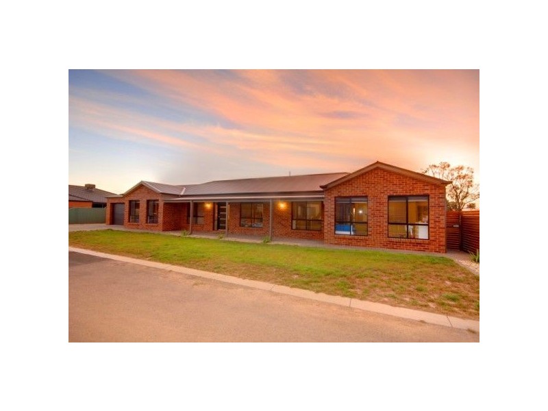 5 Therese Court, Miners Rest VIC 3352