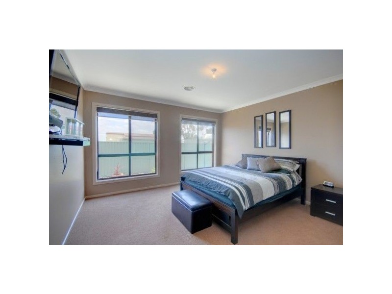 5 Therese Court, Miners Rest VIC 3352