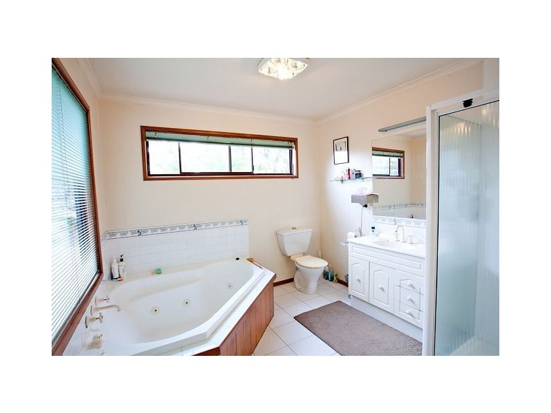 130 Trunk Lead Road, Haddon VIC 3351