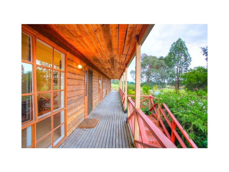 838 Linton Carngham Road, Snake Valley VIC 3351