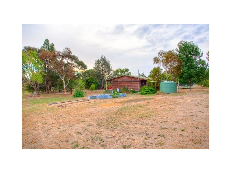 838 Linton Carngham Road, Snake Valley VIC 3351