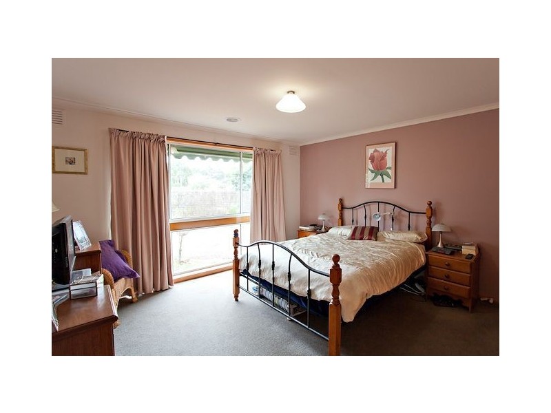 10 Bells Lane, Brown Hill VIC 3350
