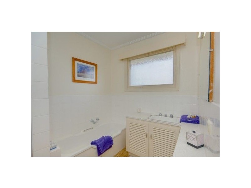 2020 Glenelg Highway, Scarsdale VIC 3351