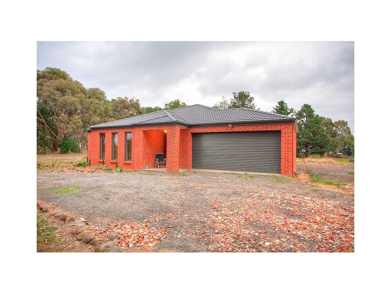 20 Clarkes Road, Enfield VIC 3352