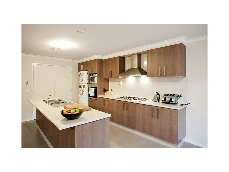 20 Clarkes Road, Enfield VIC 3352
