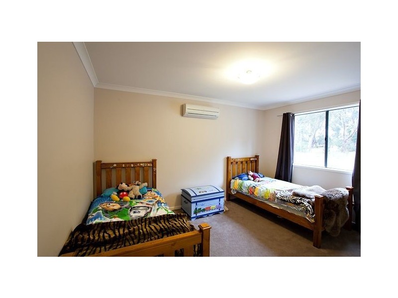20 Clarkes Road, Enfield VIC 3352
