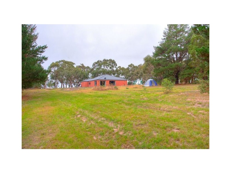 20 Clarkes Road, Enfield VIC 3352