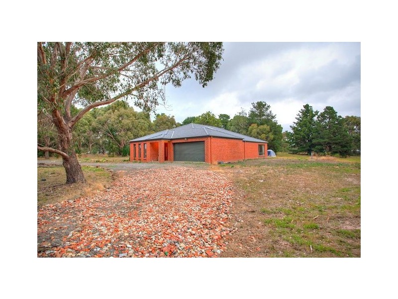 20 Clarkes Road, Enfield VIC 3352