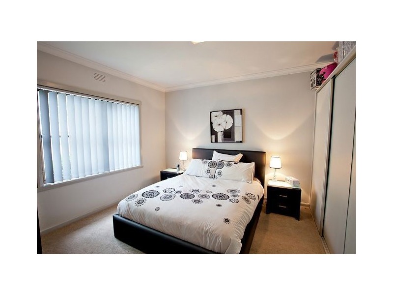 2 Elinand Street, Wendouree VIC 3355