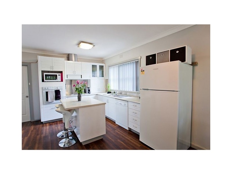 2 Elinand Street, Wendouree VIC 3355