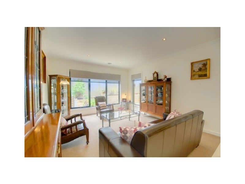 24 Zoe Drive, Mount Helen VIC 3350