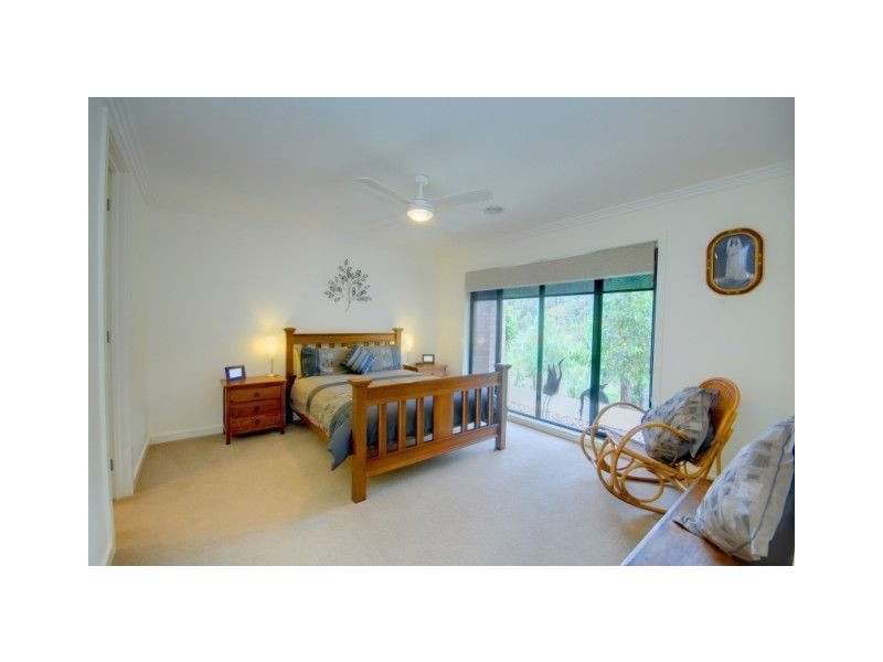 24 Zoe Drive, Mount Helen VIC 3350