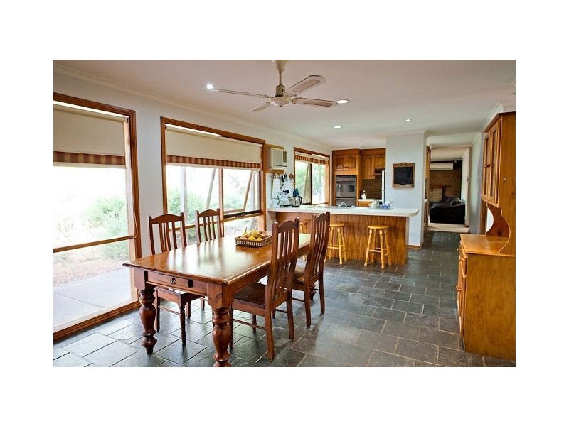 15 Incolls Road, Enfield VIC 3352