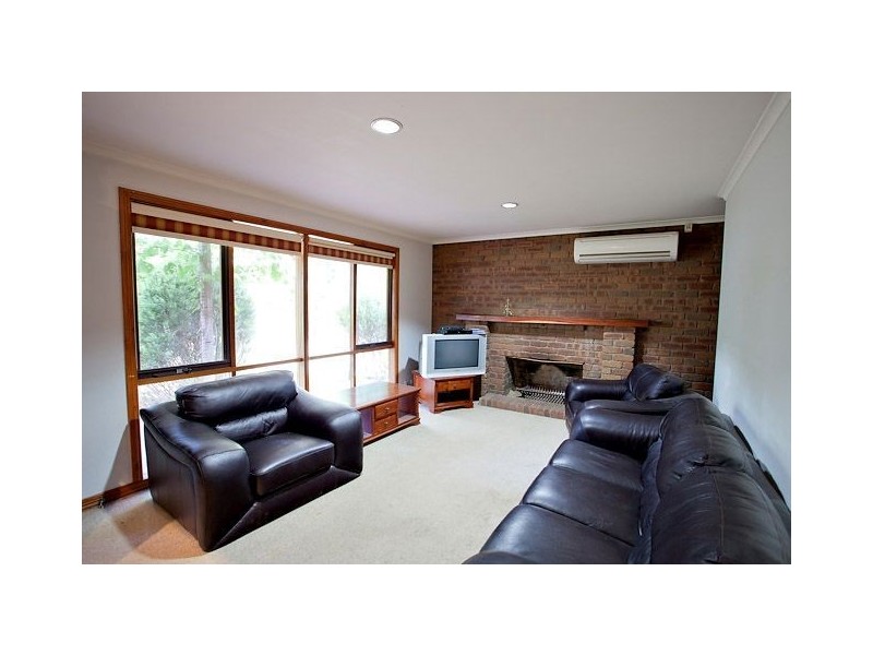 15 Incolls Road, Enfield VIC 3352