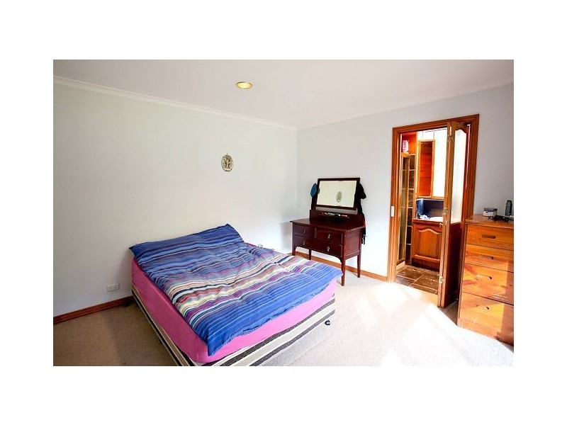 15 Incolls Road, Enfield VIC 3352