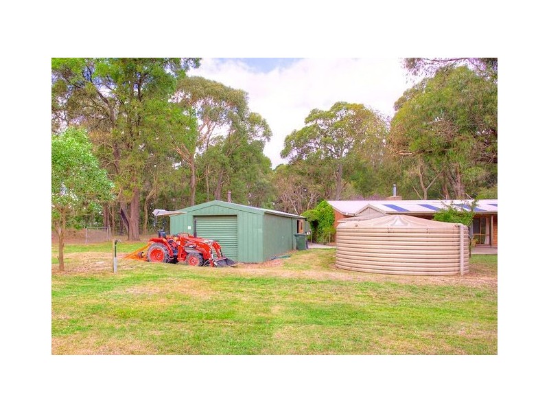 15 Incolls Road, Enfield VIC 3352