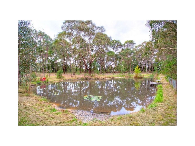 15 Incolls Road, Enfield VIC 3352