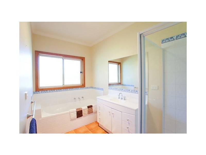 27 Ronald Court, Ross Creek VIC 3351