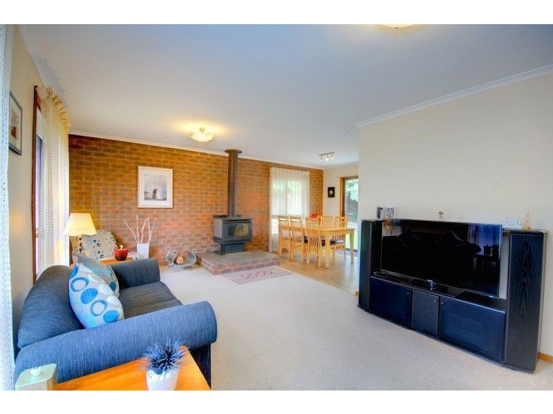 136 Mansfield Avenue, Mount Clear VIC 3350