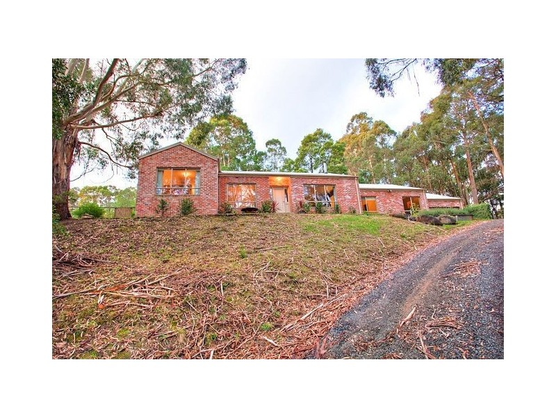 5 Delmela Court, Brown Hill VIC 3350