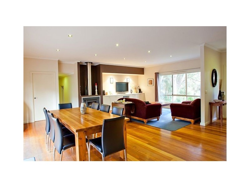 5 Delmela Court, Brown Hill VIC 3350