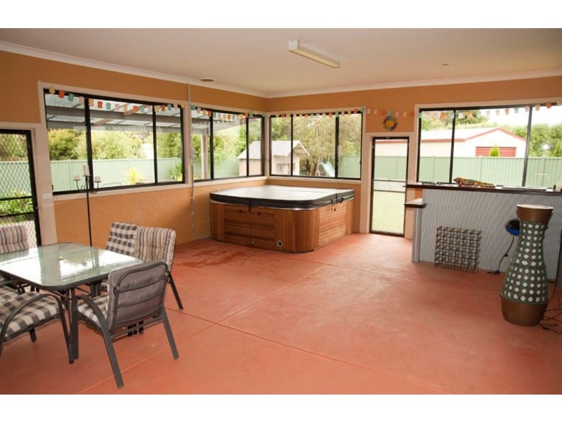 10 Bellview Court, Delacombe VIC 3356