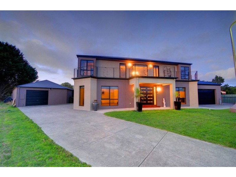 10 Bellview Court, Delacombe VIC 3356