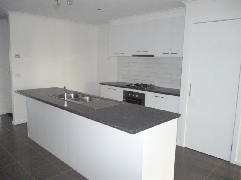 16 Waterside Close, Miners Rest VIC 3352