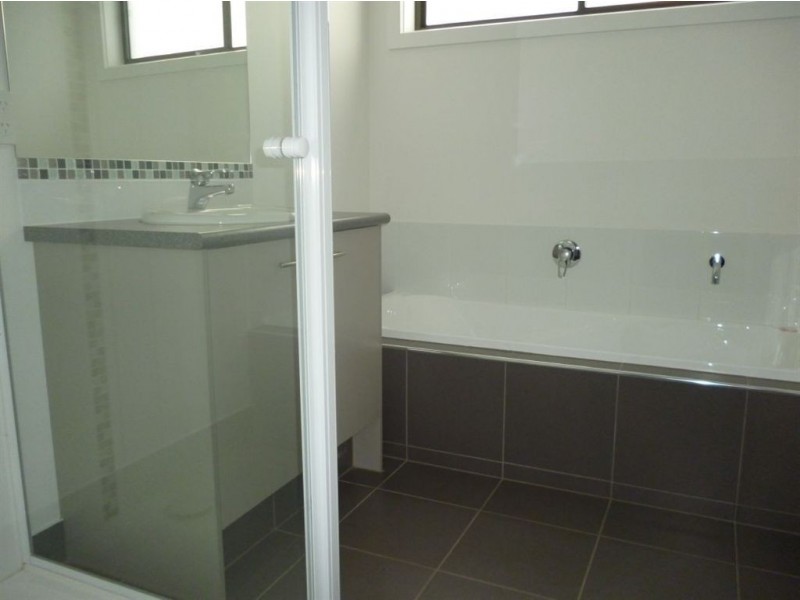 16 Waterside Close, Miners Rest VIC 3352