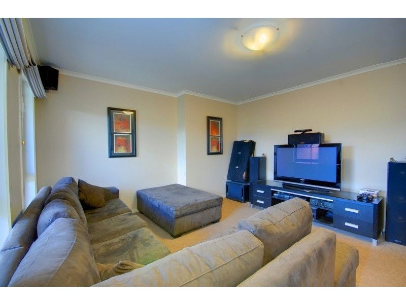 15 Tulloch Rise, Canadian VIC 3350