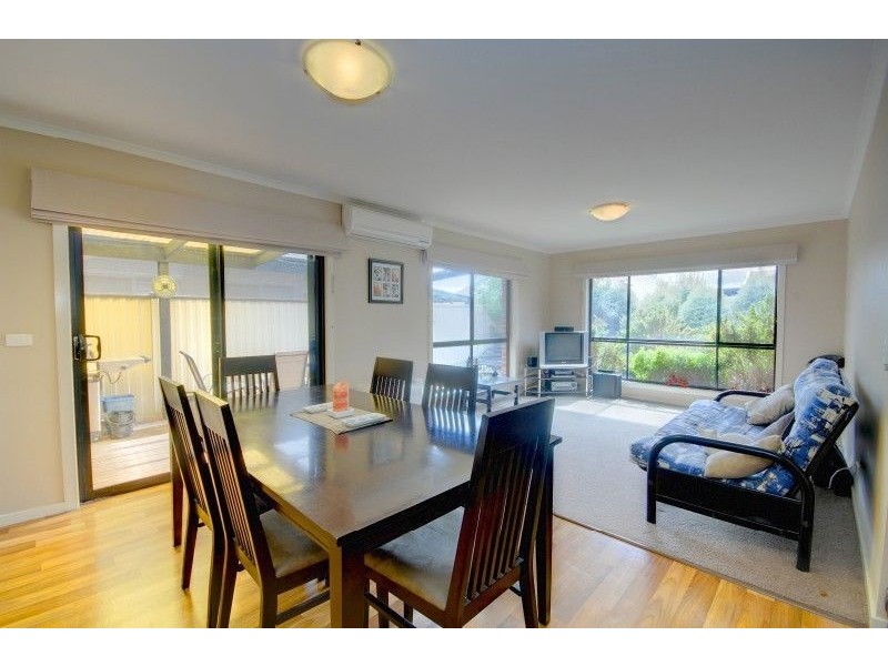 15 Tulloch Rise, Canadian VIC 3350