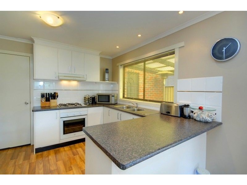 15 Tulloch Rise, Canadian VIC 3350