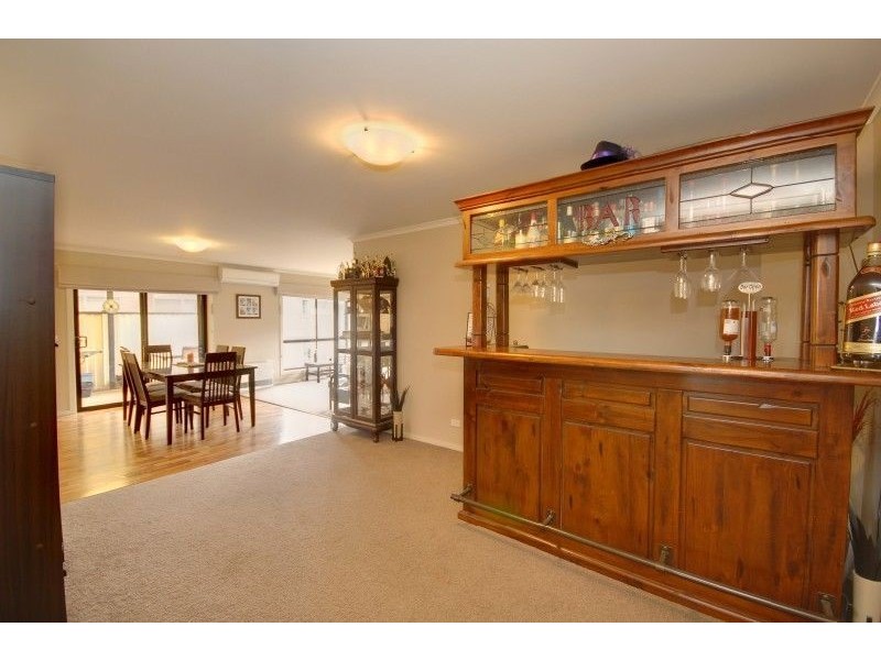 15 Tulloch Rise, Canadian VIC 3350