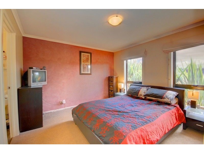 15 Tulloch Rise, Canadian VIC 3350