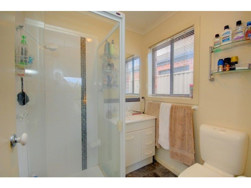 15 Tulloch Rise, Canadian VIC 3350