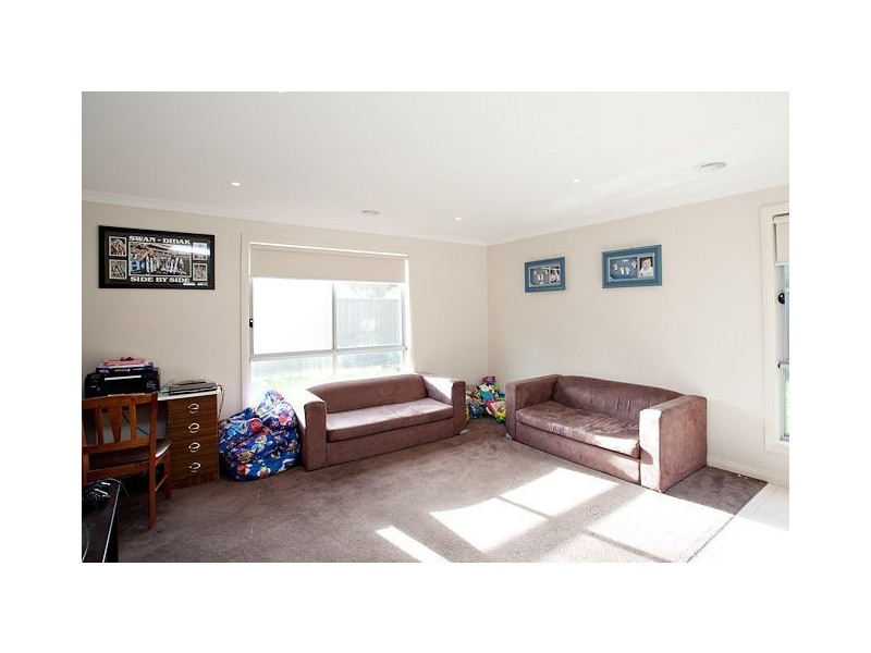 9 Castlemaine Road, Creswick VIC 3363