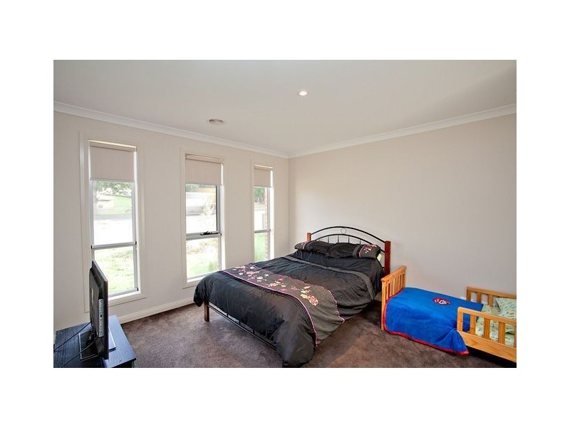 9 Castlemaine Road, Creswick VIC 3363